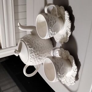 VTG M Studios Teapot, 2 teacups $ 1 saucer "Rare"